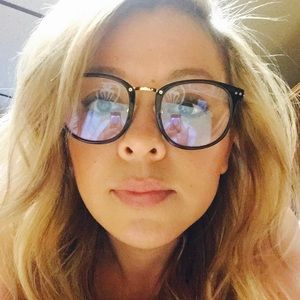 Meet your Posher, Yesenia